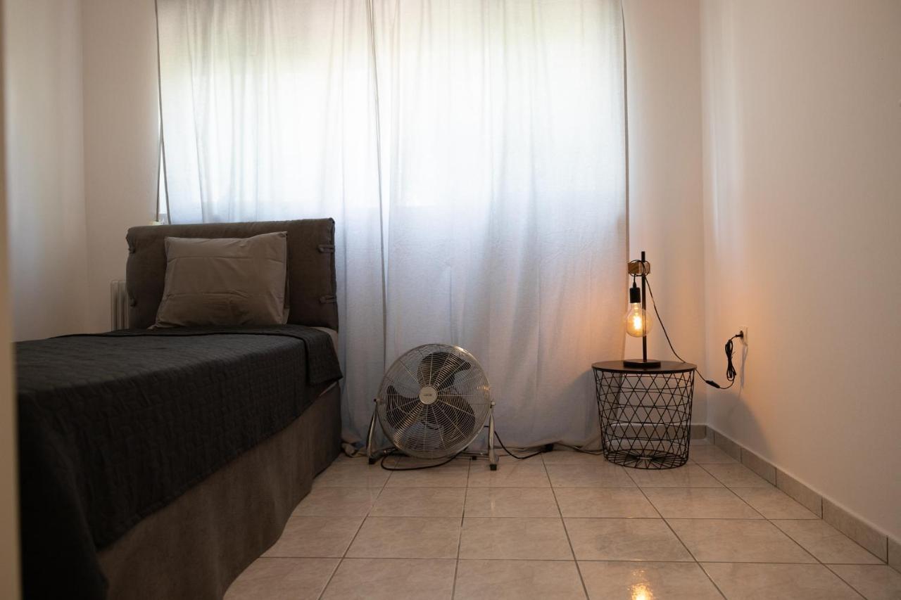 Spacious Apartment Close To The Sea And The City Center Афины Экстерьер фото