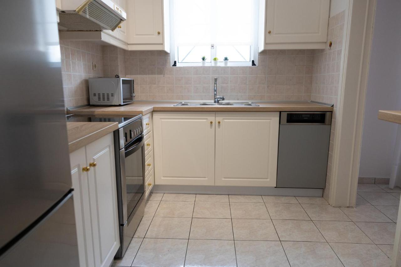 Spacious Apartment Close To The Sea And The City Center Афины Экстерьер фото